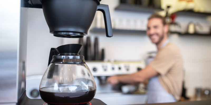 Las 4 Mejores Cafeteras para Restaurantes: Cómo Elegir la Ideal para tu Negocio 2 Comandator-Las 4 Mejores Cafeteras para Restaurantes: Cómo Elegir la Ideal para tu Negocio