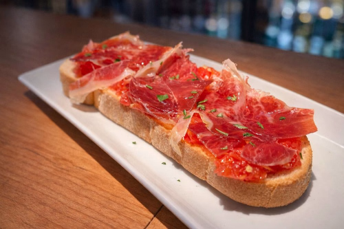 Caso de éxito: Restaurante El Típico Madrid 5 tosta de tomate con jamon